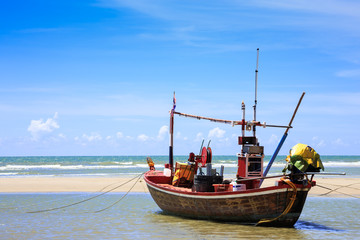 Fototapeta premium Traditional fishing boat on the beach
