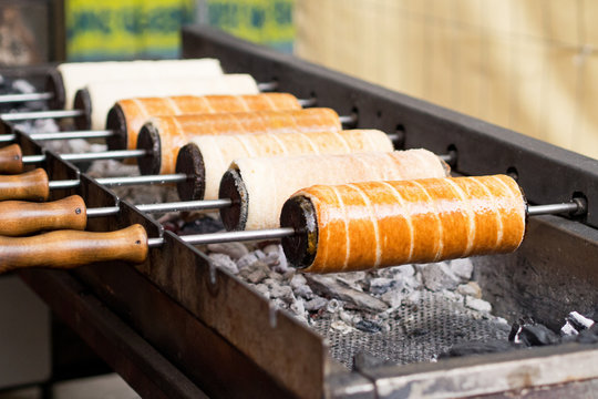 K&uuml;rt&ouml;skalacs vom Holzkohlegrill