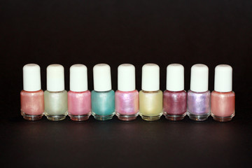 Nagellack bunt