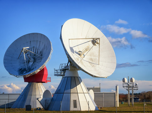 satelite dish - radio telescope