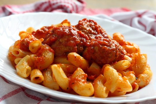 Meat balls and pasta