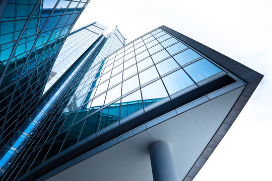 modernes Hochhaus - B&uuml;ro