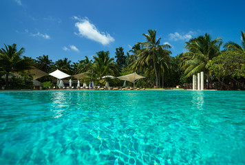 Fototapeta na wymiar pool in a tropical resort