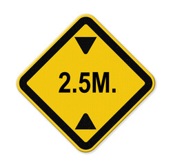 Obraz premium 2.5 metre width limit British road sign.