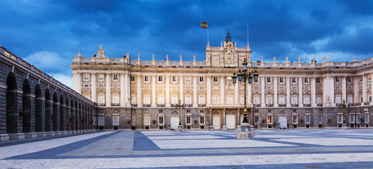 Fototapeta na wymiar Royal Palace in evening time. Madri