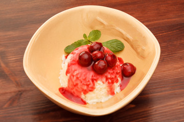 Rice pudding with cherry