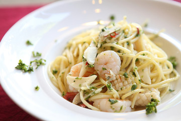 spaghetti with seafood