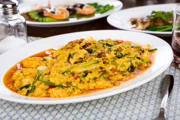 Fried soft shell crab with curry powder