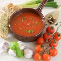 Tomatensoße mit Ciabatta