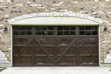 Naklejka premium Traditional two car garage