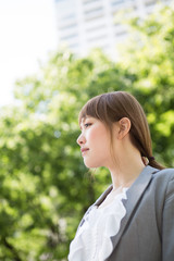 笑顔の女性　ビジネス