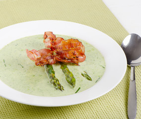 Creamy soup with asparagus