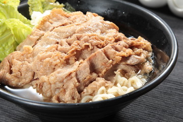 牛肉麺