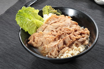 牛肉麺