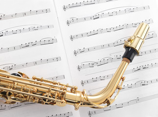 Saxophon mit Noten