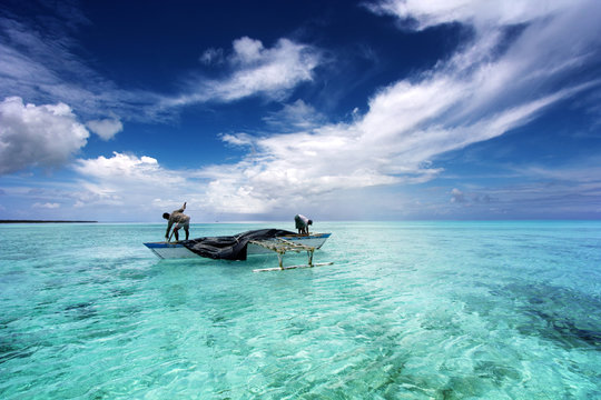Fototapeta fishing in a beautiful lagoon