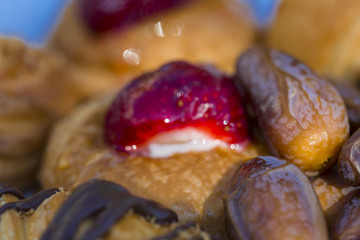 Bun with strawberry amd date