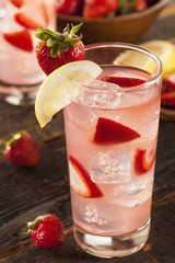 Refreshing Ice Cold Strawberry Lemonade