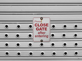 close roll up gate sign