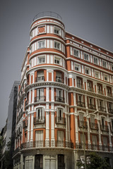 Fototapeta na wymiar madrid typical building, spanish architecture