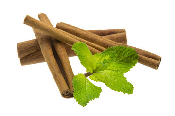 Cinnamon and fresh mint leaves
