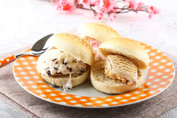 Sicilian brioche with ice cream