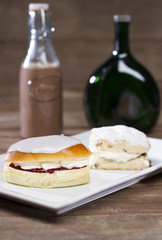 Scone und Cream Bun