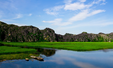 Fototapeta na wymiar Van Długi - słynny ekoturystyki w Ninh Binh, Wietnam