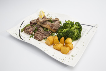 Lammkotelett mit Broccoli