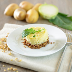 Sojahack-Kohlrabi-Kartoffel-Auflauf