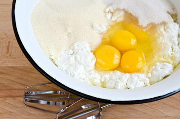 Dough for cottage cheese pie.