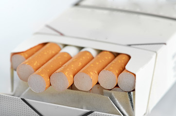 Closeup of a pile of cigarettes - 52811002