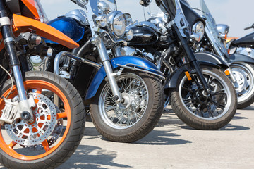 Fototapeta na wymiar Kolorowe motocykle