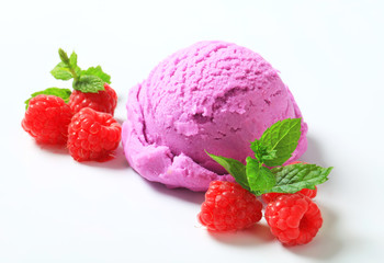 Berry fruit ice cream