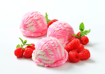 Raspberry ice cream