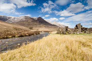 Cottage in ruins at Bienn Eighe