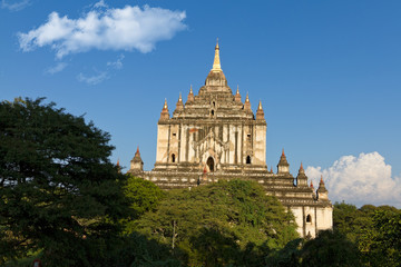 Fototapeta na wymiar Thatbyinnyu świątyni rano w Birmie Bagan