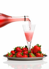 Sekt mit Erdbeeren