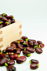 枡に入ったそら豆