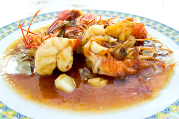 Stir-fried prawns with tamarind sauce