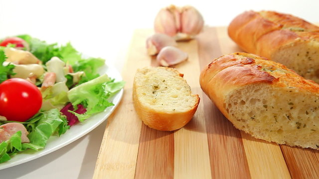 Salad and garlic bread