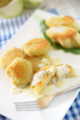 Gebackene Kohlrabischeiben mit Dillsoße