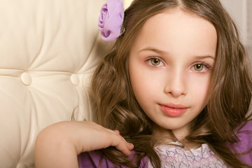 Obraz na płótnie Canvas closeup portrait beautiful little girl