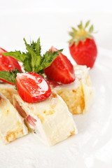 Sweet rolls with strawberry