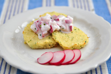 Grießtaler mit Radieschenquark
