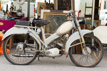 Obraz na płótnie Canvas Stary rower - Stary silnik