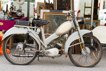 Naklejka premium Old bike - Vecchio motorino