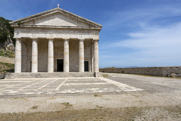 Fototapeta na wymiar Świątynia w Nowym Forteca w Korfu