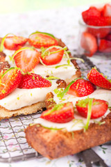 Erdbeertarte mit Panna Cotta