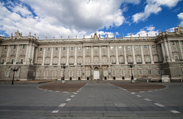 Fototapeta na wymiar Royal palace at Madrid, Spain